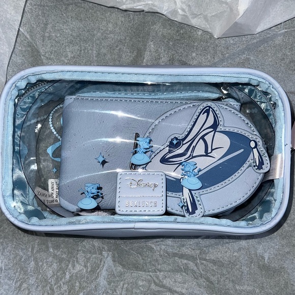 Disney Handbags - Disney Cinderella 3-Piece Cosmetic Bags